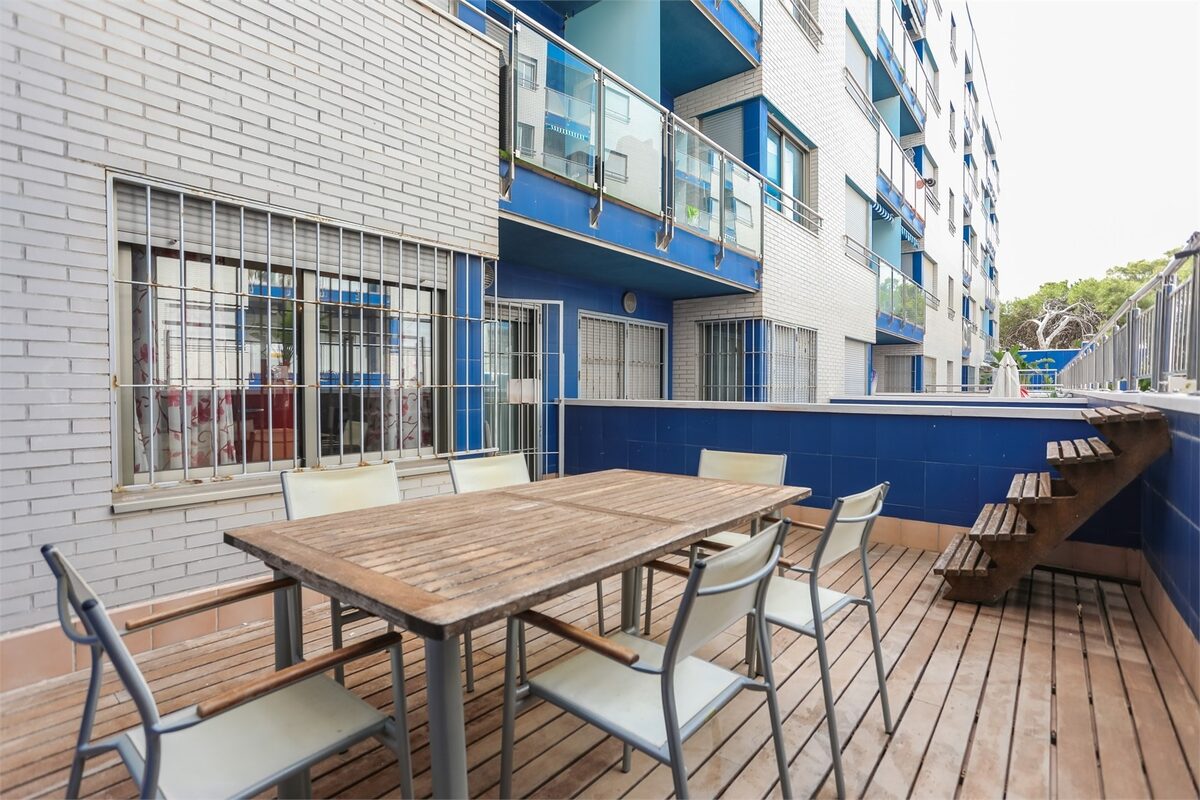 Apartment with 4 bedrooms, 189m² in Torrevieja, Spain [ID: 0150-LS-1812]