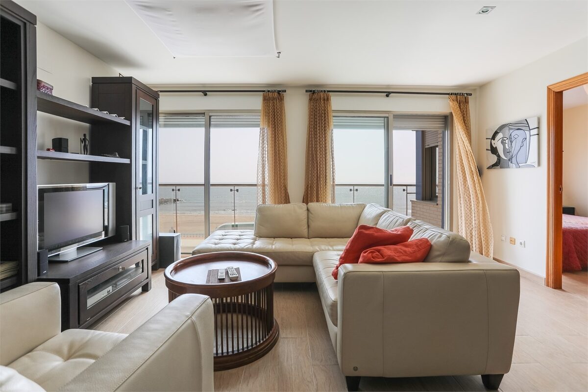 Apartment with 4 bedrooms, 189m² in Torrevieja, Spain [ID: 0150-LS-1812]