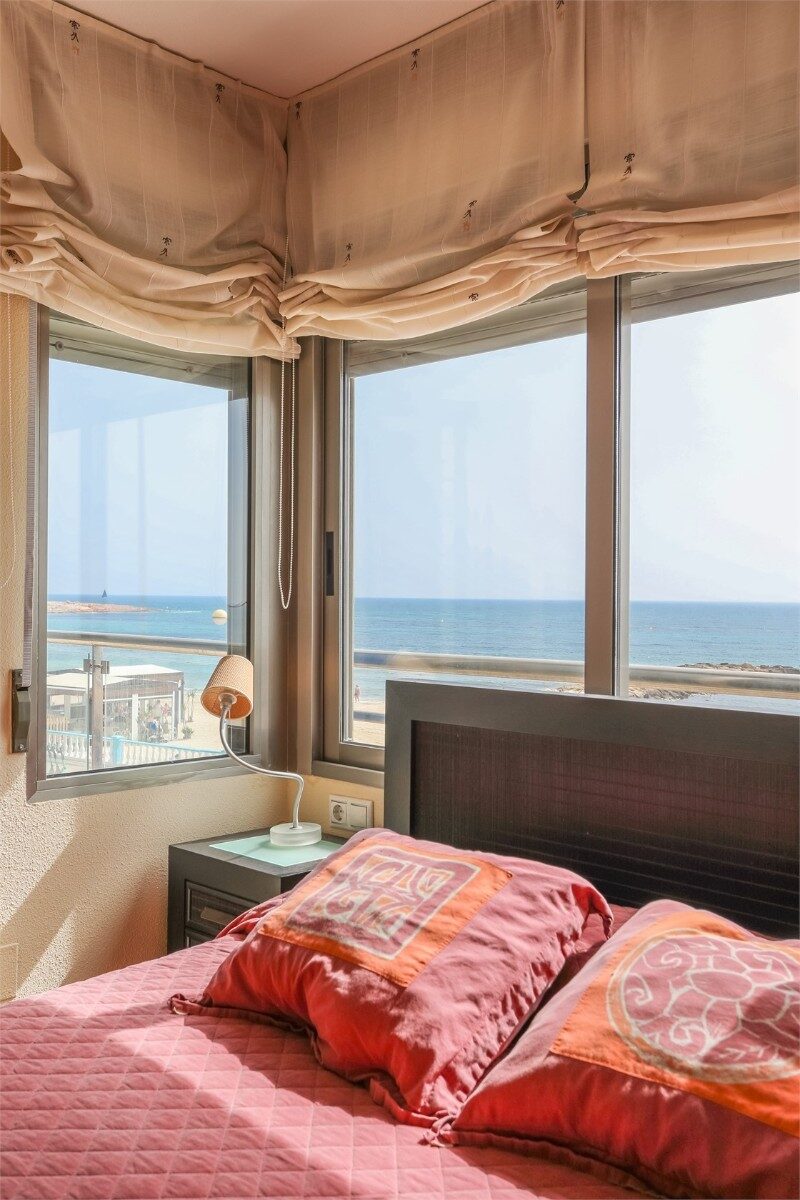 Apartment with 4 bedrooms, 189m² in Torrevieja, Spain [ID: 0150-LS-1812]