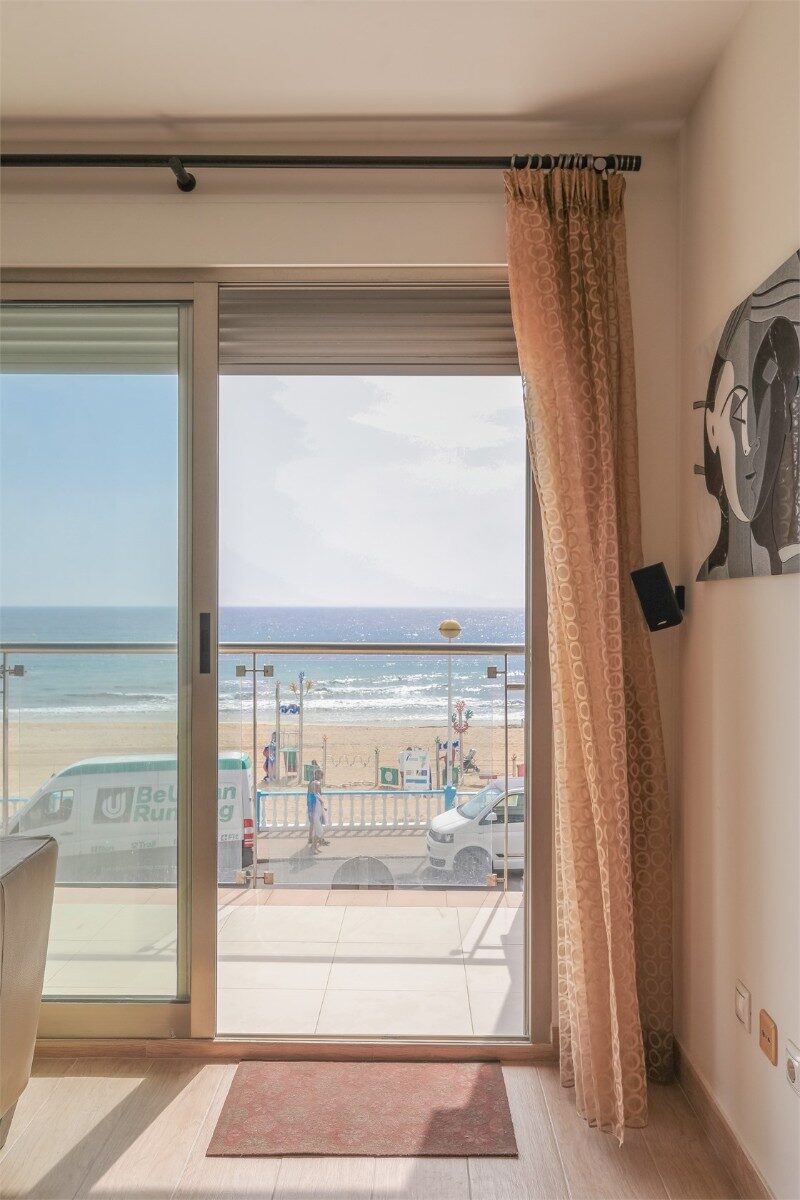 Apartment with 4 bedrooms, 189m² in Torrevieja, Spain [ID: 0150-LS-1812]