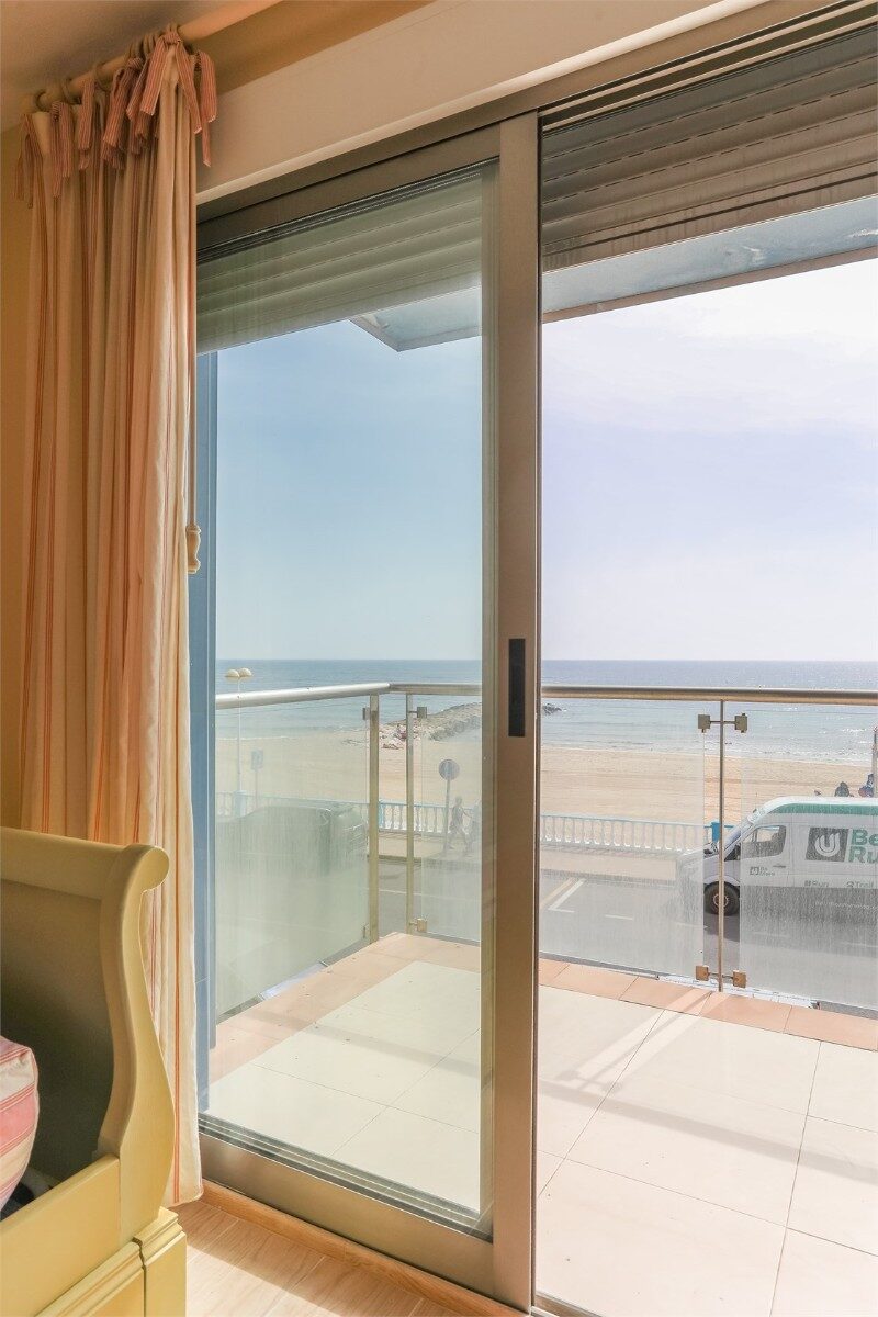 Apartment with 4 bedrooms, 189m² in Torrevieja, Spain [ID: 0150-LS-1812]