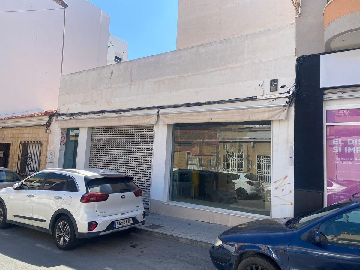Townhouse with 3 bedrooms, 219m² in Torrevieja, Spain [ID: 0150-LS-1601]