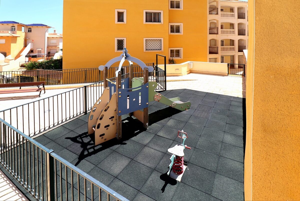 Квартира з 3 спальнями, 86м² в Оріуела Коста, Іспанія [ID: 0150-LS-1003]
