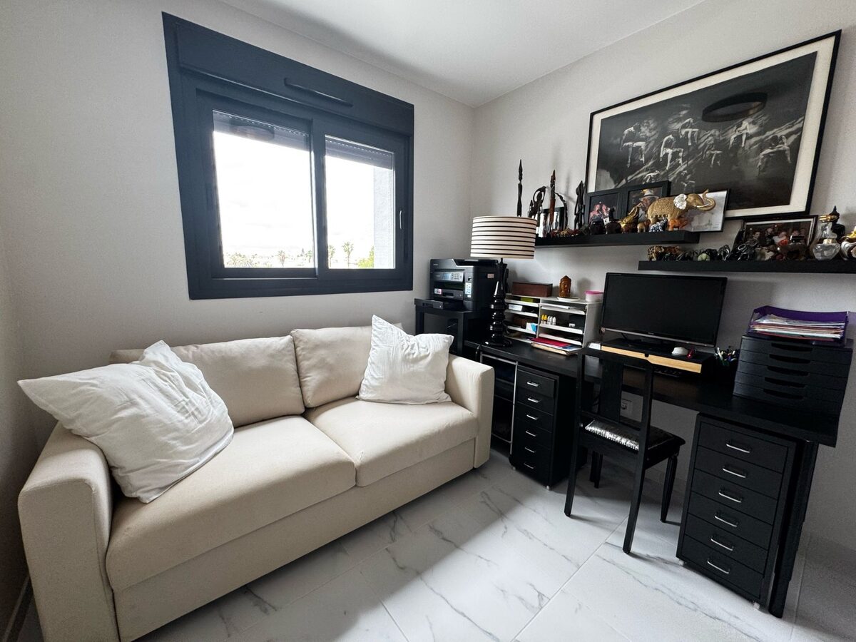 Квартира з 2 спальнями, 120м² в Оріуела Коста, Іспанія [ID: 0150-LS-2503]