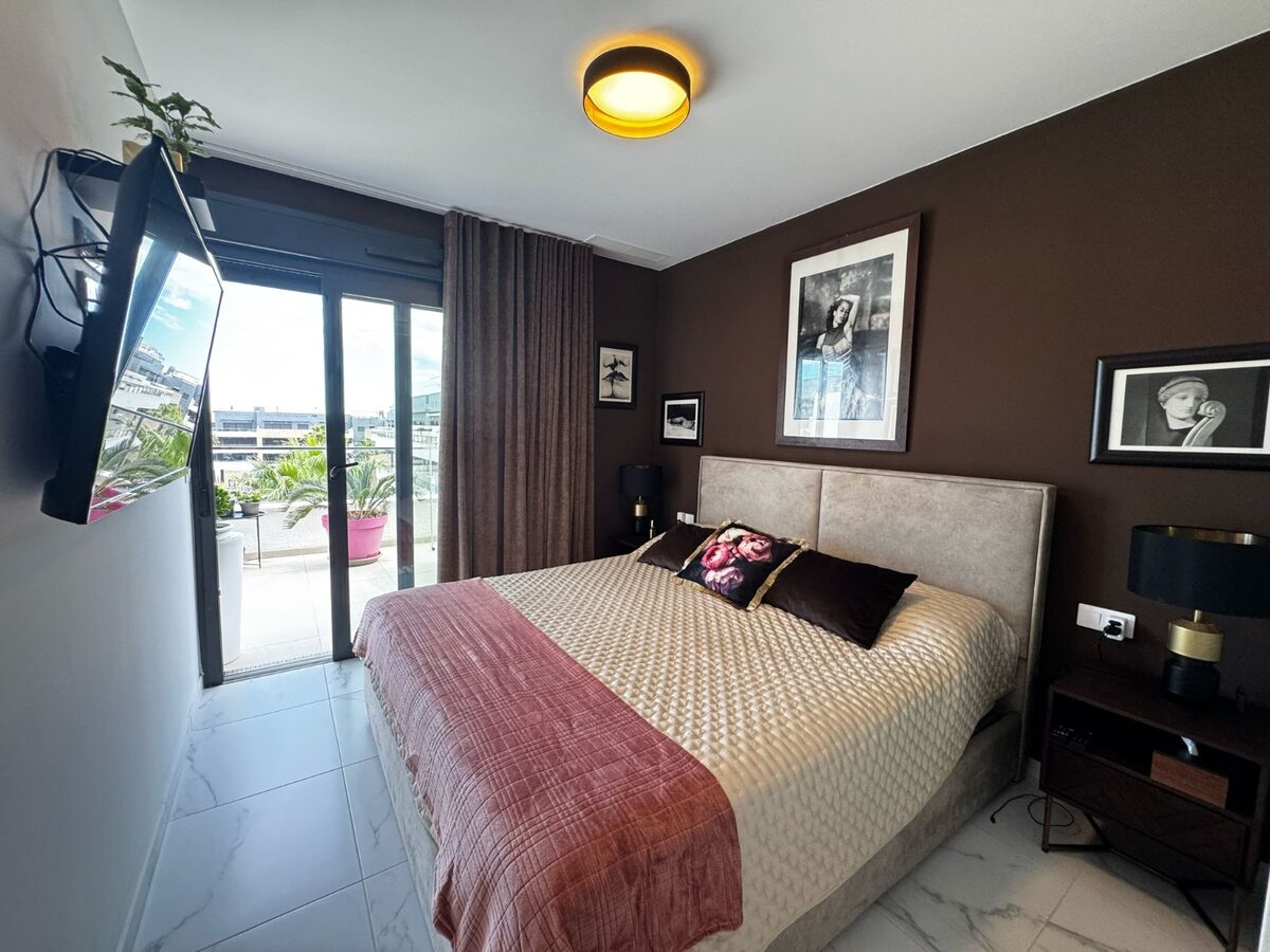Квартира з 2 спальнями, 120м² в Оріуела Коста, Іспанія [ID: 0150-LS-2503]