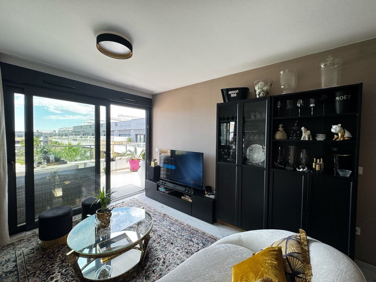 Квартира з 2 спальнями, 120м² в Оріуела Коста, Іспанія [ID: 0150-LS-2503]