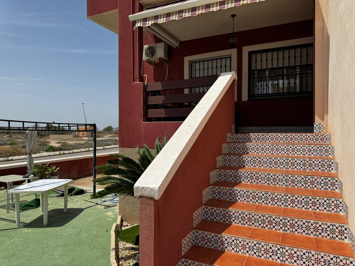 Bungalow with 2 bedrooms, 66m² in Torrevieja, Spain [ID: 0150-LS-1006C]