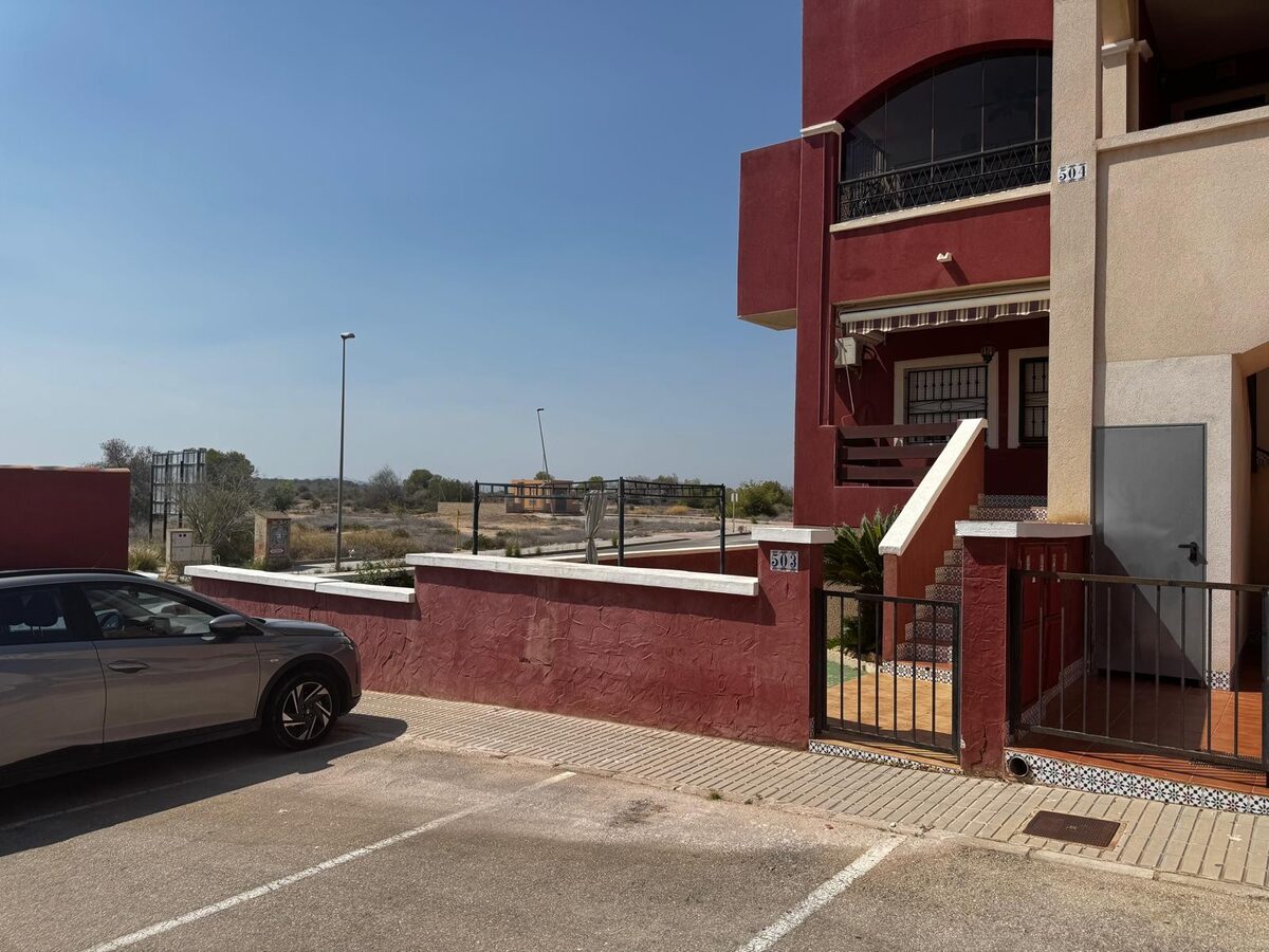 Bungalow with 2 bedrooms, 66m² in Torrevieja, Spain [ID: 0150-LS-1006C]