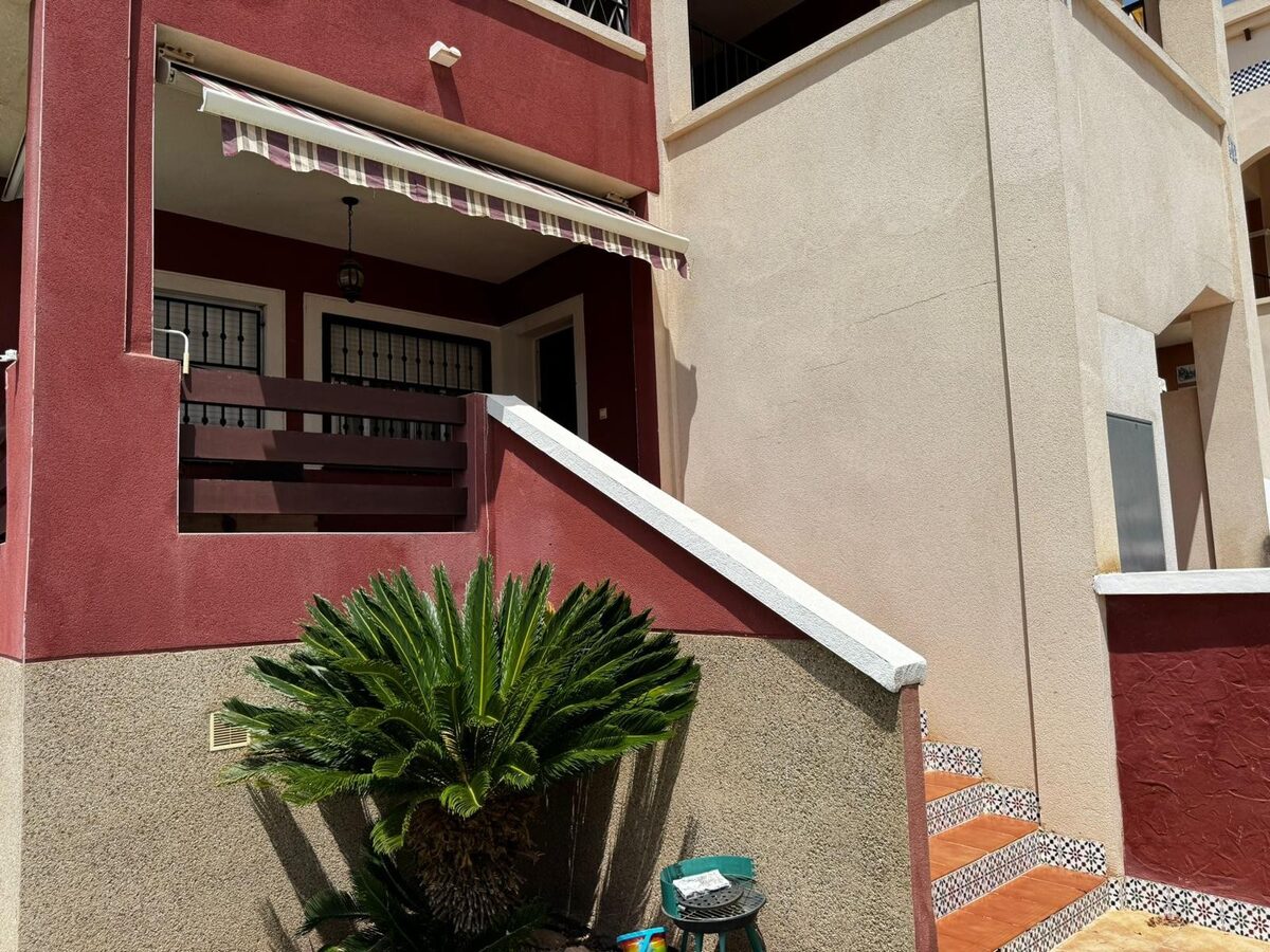 Bungalow with 2 bedrooms, 66m² in Torrevieja, Spain [ID: 0150-LS-1006C]