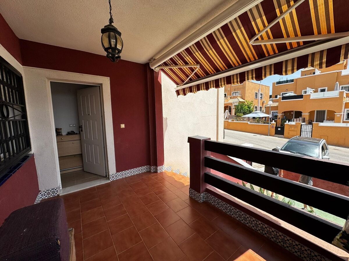 Bungalow with 2 bedrooms, 66m² in Torrevieja, Spain [ID: 0150-LS-1006C]