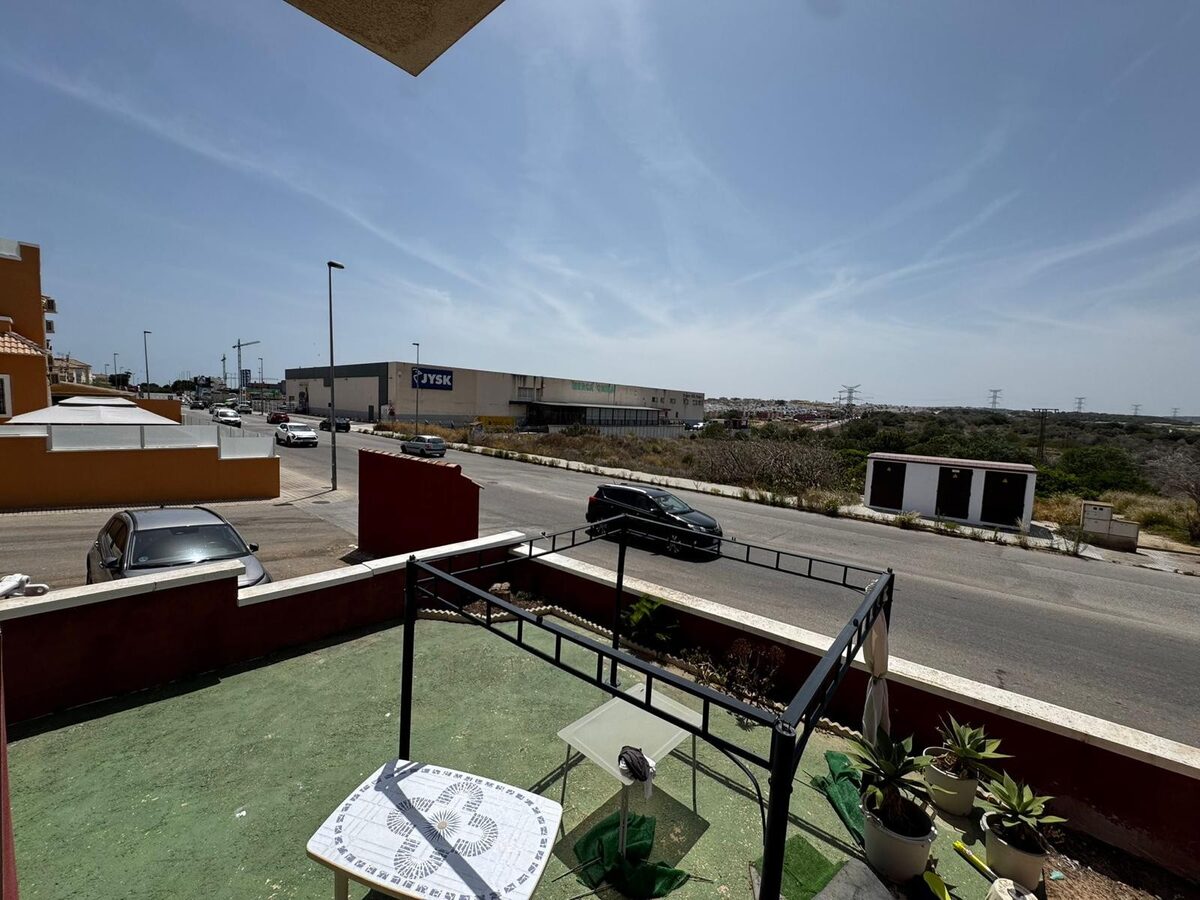 Bungalow with 2 bedrooms, 66m² in Torrevieja, Spain [ID: 0150-LS-1006C]