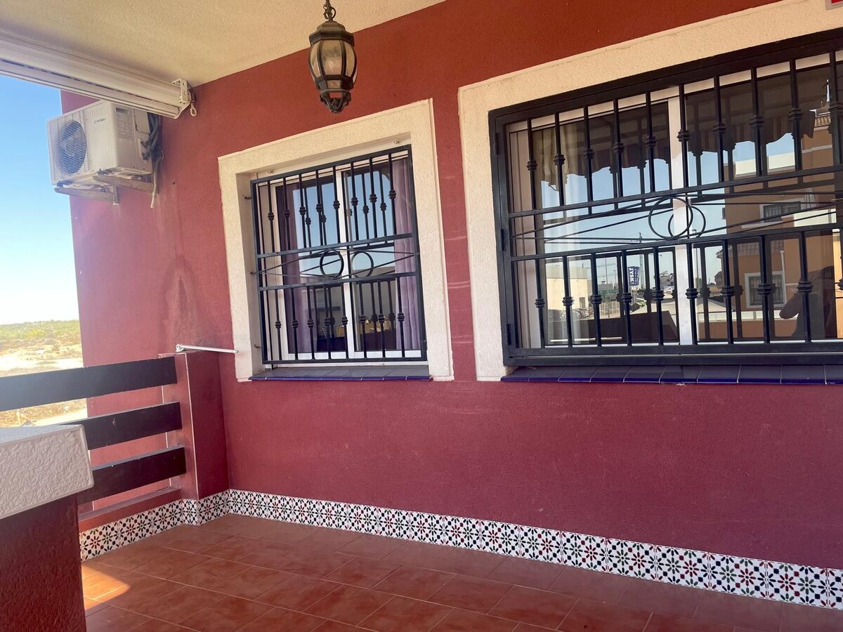Bungalow with 2 bedrooms, 66m² in Torrevieja, Spain [ID: 0150-LS-1006C]