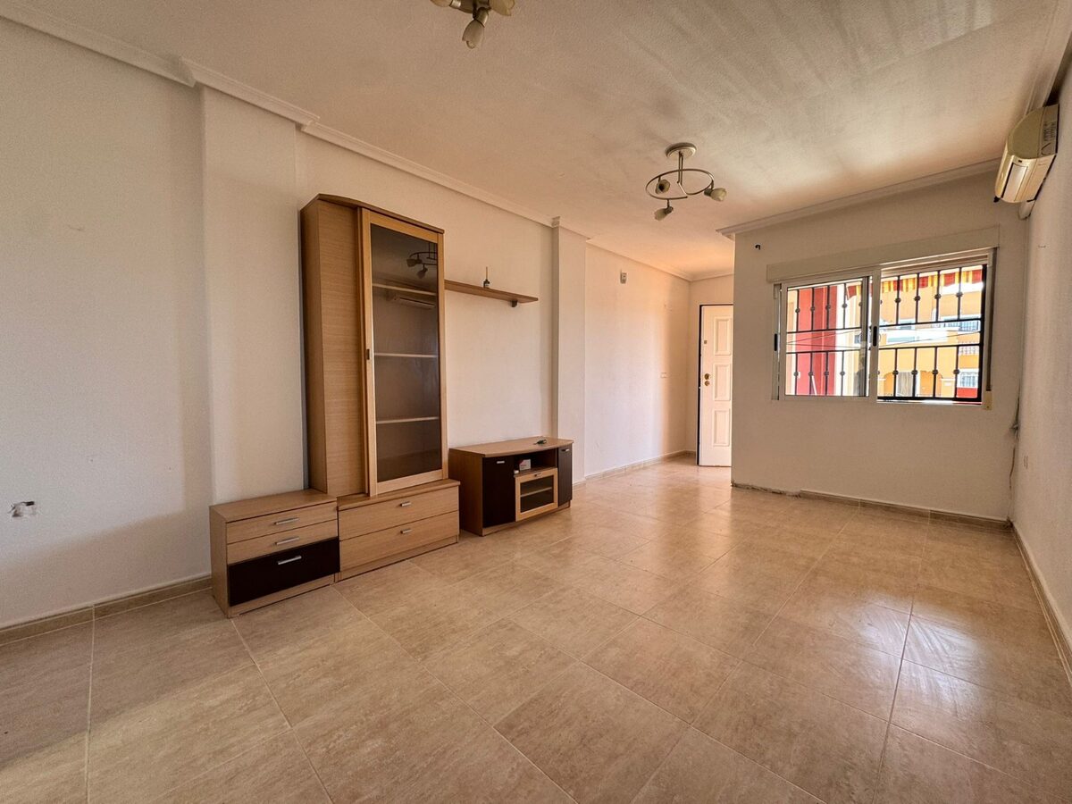 Bungalow with 2 bedrooms, 66m² in Torrevieja, Spain [ID: 0150-LS-1006C]