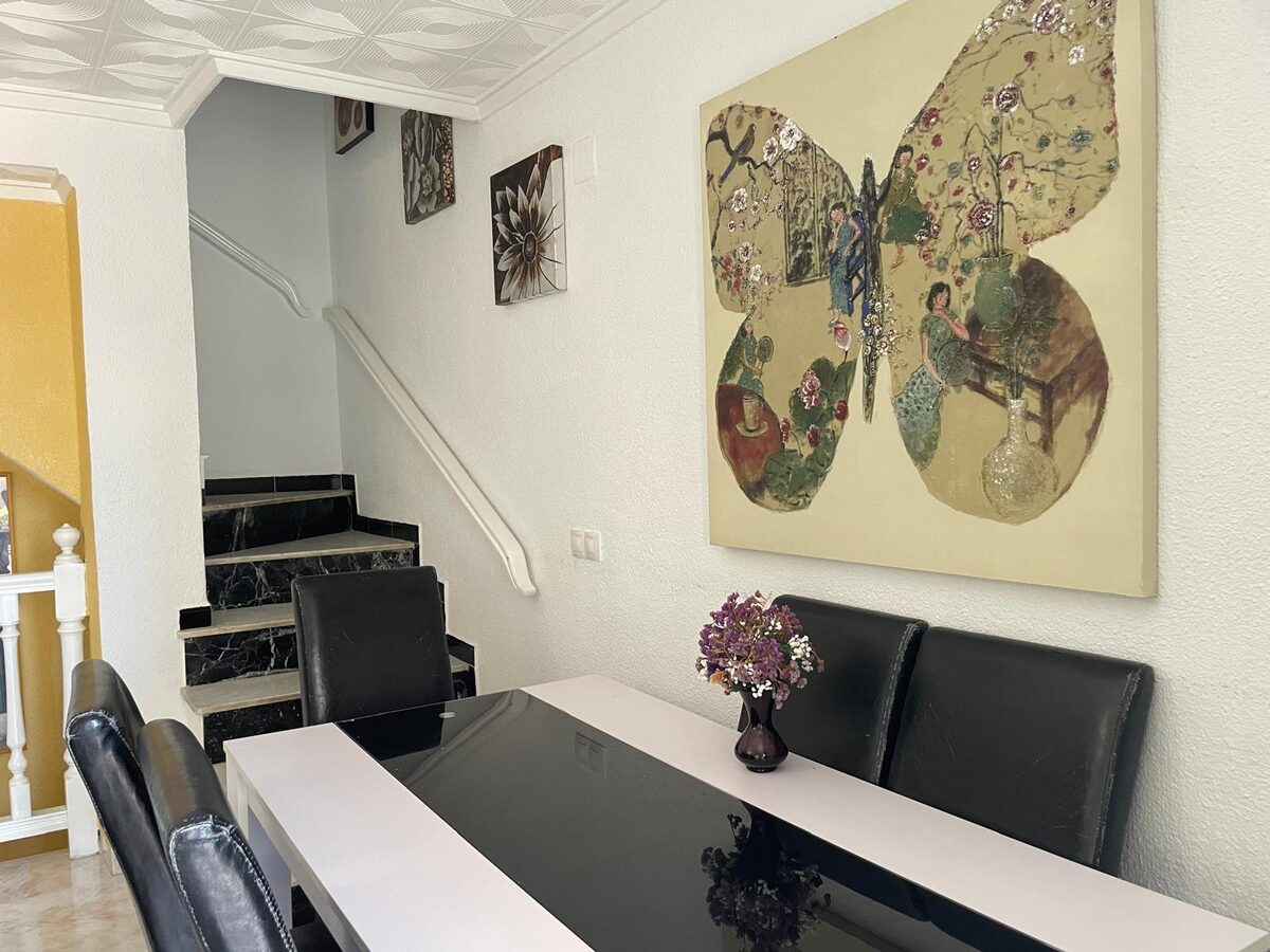 Townhouse with 5 bedrooms, 162m² in Torrevieja, Spain [ID: 0150-LS-2006]