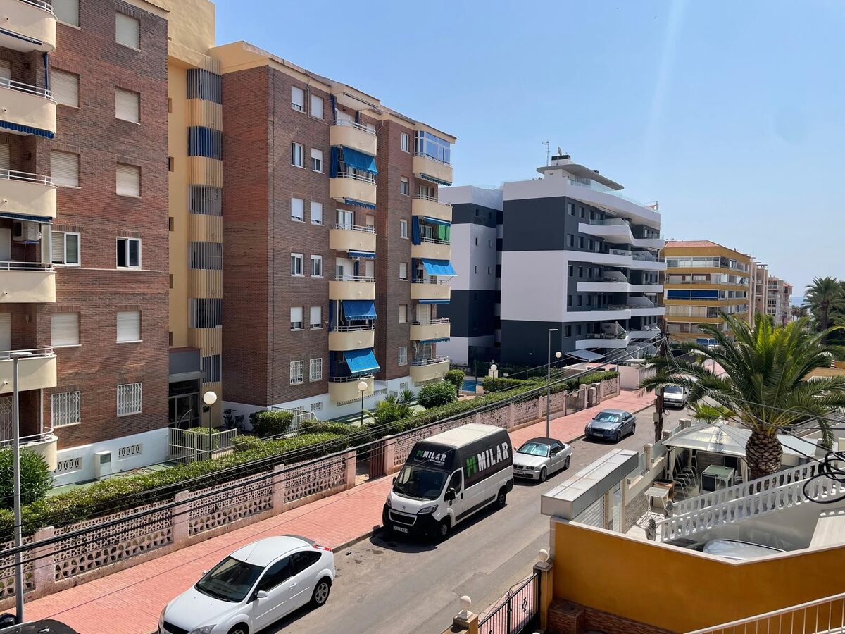 Townhouse with 5 bedrooms, 162m² in Torrevieja, Spain [ID: 0150-LS-2006]