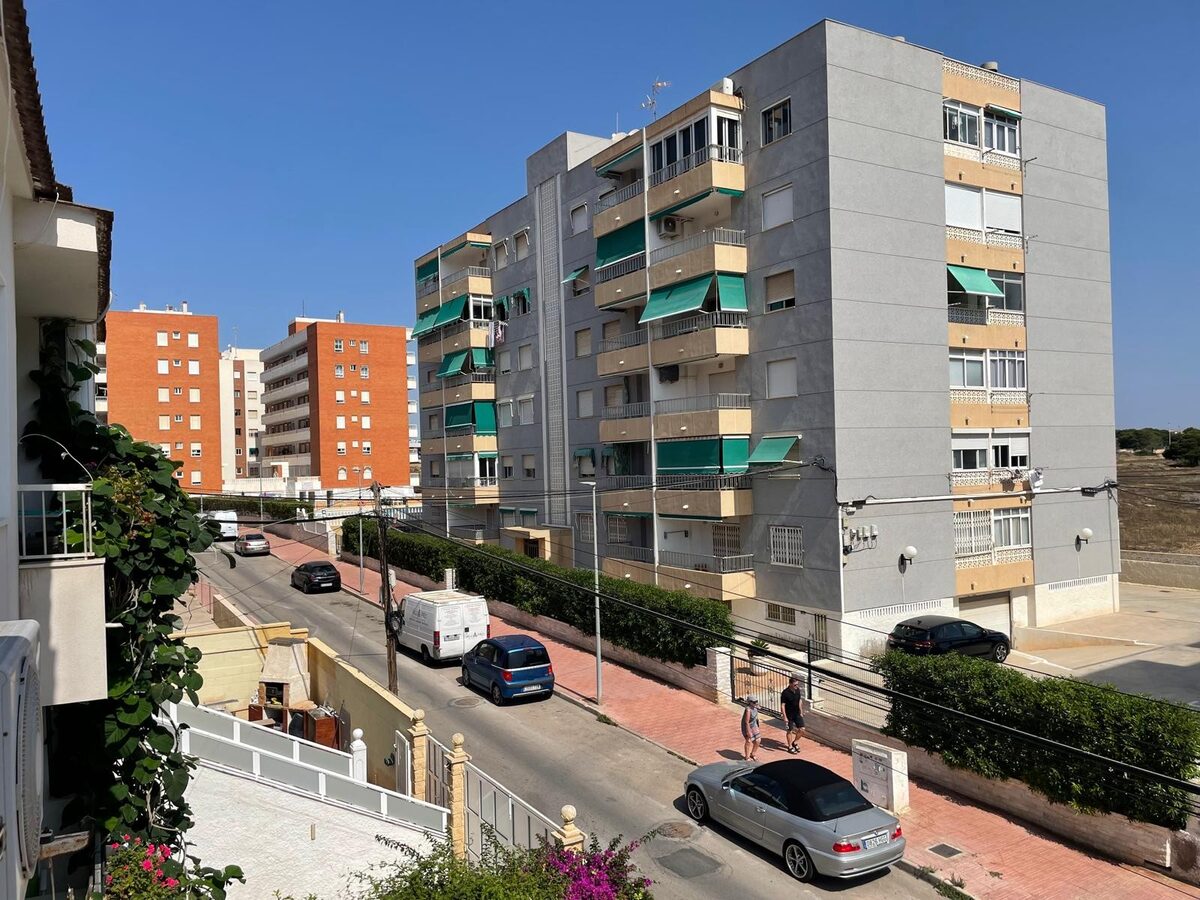 Townhouse with 5 bedrooms, 162m² in Torrevieja, Spain [ID: 0150-LS-2006]