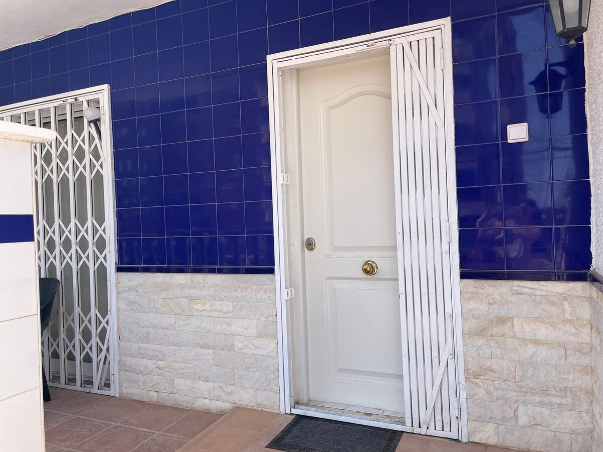 Townhouse with 5 bedrooms, 162m² in Torrevieja, Spain [ID: 0150-LS-2006]