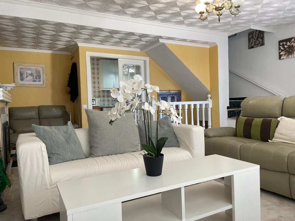 Townhouse with 5 bedrooms, 162m² in Torrevieja, Spain [ID: 0150-LS-2006]
