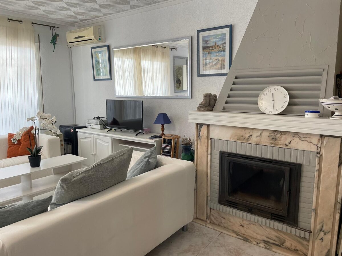 Townhouse with 5 bedrooms, 162m² in Torrevieja, Spain [ID: 0150-LS-2006]
