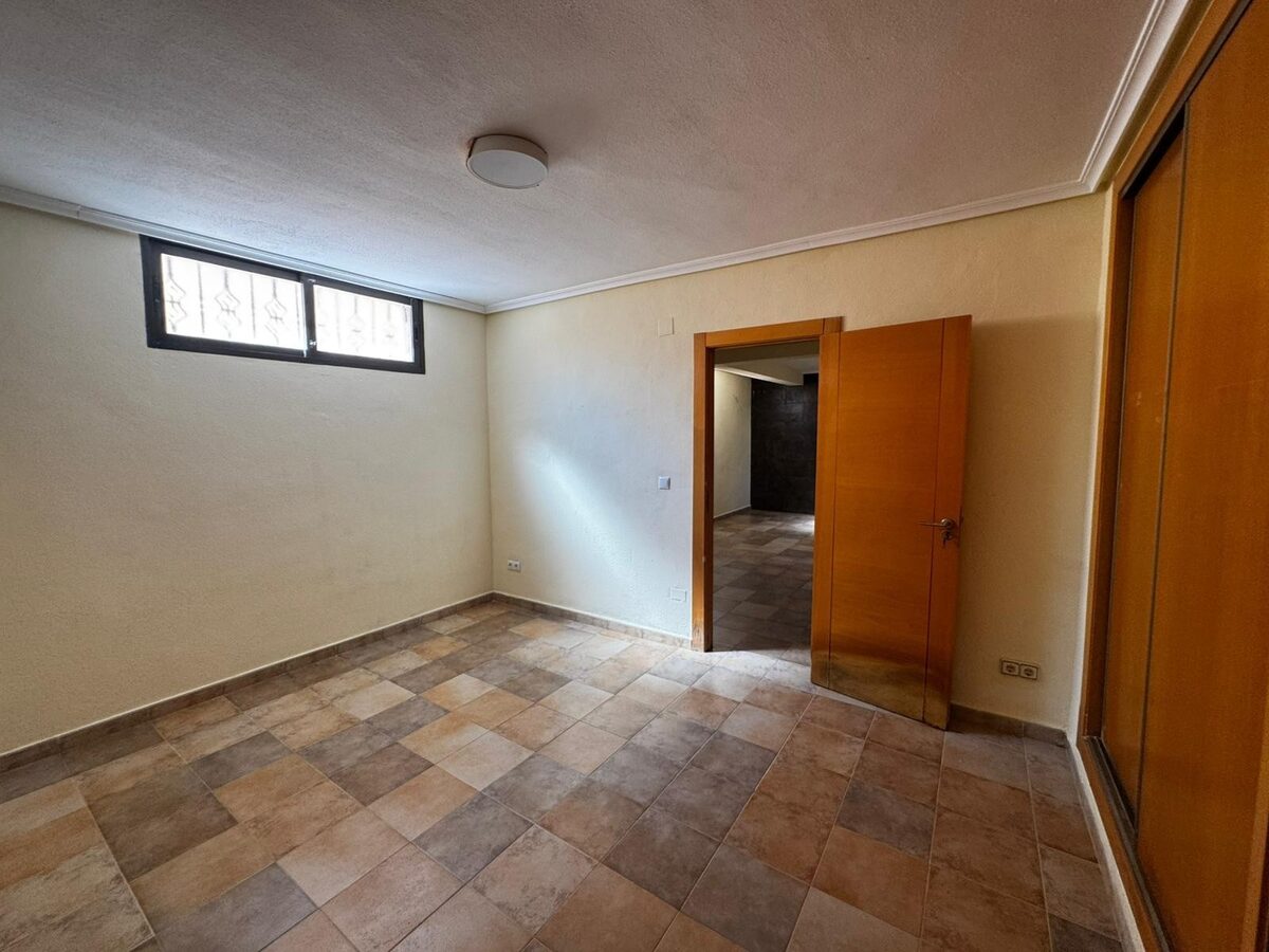 Будинок з 4 спальнями, 134м² в Оріуела Коста, Іспанія [ID: 0150-LS-1107]