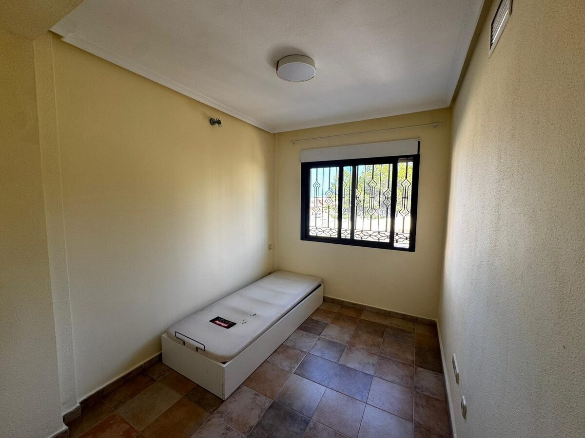 Будинок з 4 спальнями, 134м² в Оріуела Коста, Іспанія [ID: 0150-LS-1107]