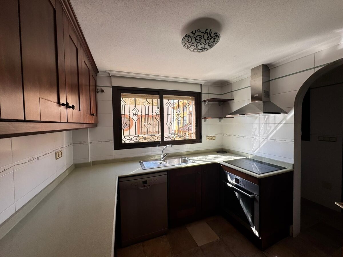 Будинок з 4 спальнями, 134м² в Оріуела Коста, Іспанія [ID: 0150-LS-1107]