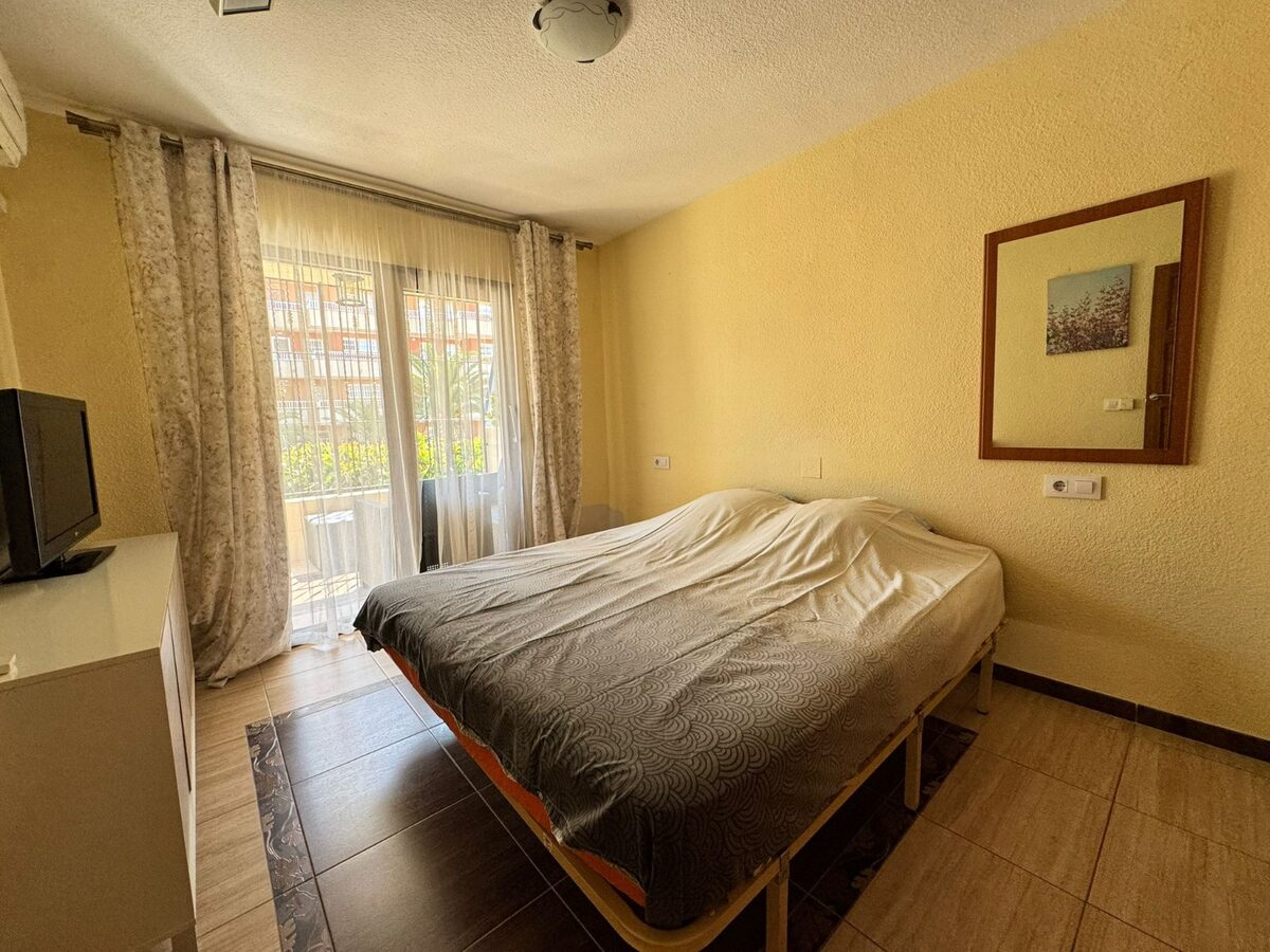 Dom z 5 sypialniami, 162m² w Punta Prima, Hiszpania [ID: 0150-LS-1407]