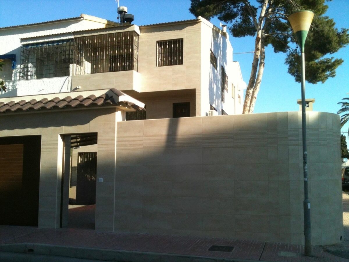 Dom z 5 sypialniami, 162m² w Punta Prima, Hiszpania [ID: 0150-LS-1407]