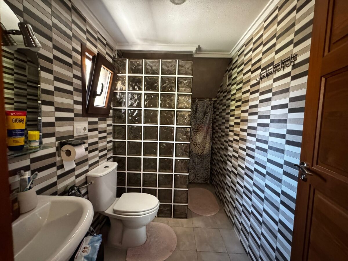 Dom z 5 sypialniami, 162m² w Punta Prima, Hiszpania [ID: 0150-LS-1407]