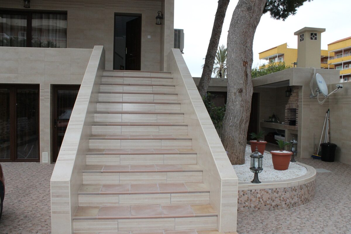 Dom z 5 sypialniami, 162m² w Punta Prima, Hiszpania [ID: 0150-LS-1407]