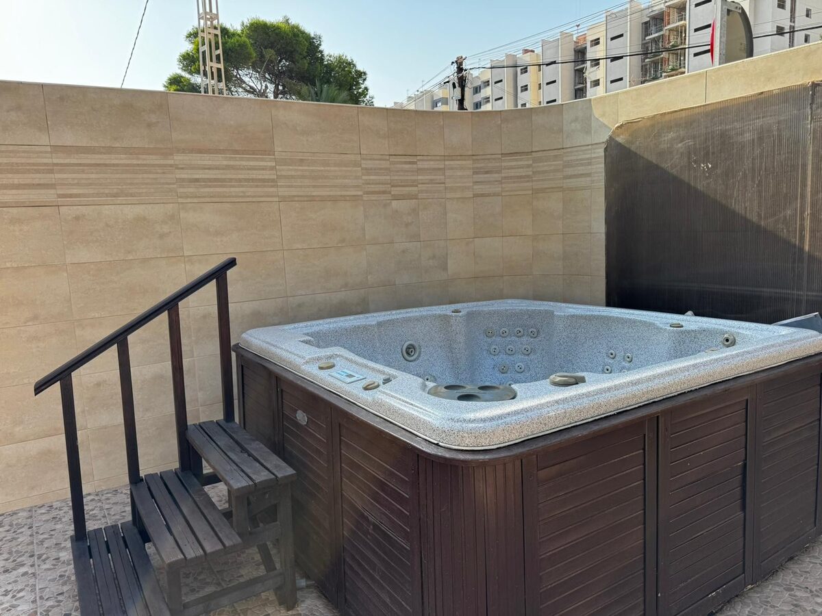 Dom z 5 sypialniami, 162m² w Punta Prima, Hiszpania [ID: 0150-LS-1407]