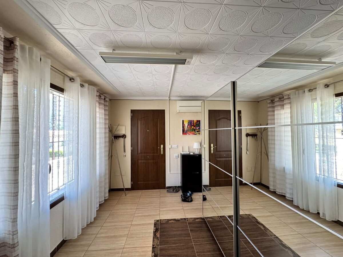 Dom z 5 sypialniami, 162m² w Punta Prima, Hiszpania [ID: 0150-LS-1407]