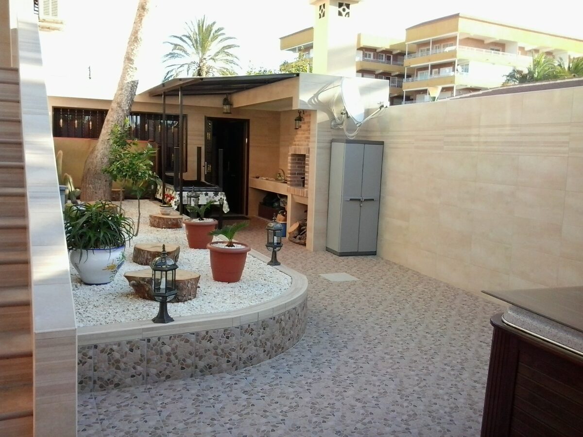 Dom z 5 sypialniami, 162m² w Punta Prima, Hiszpania [ID: 0150-LS-1407]