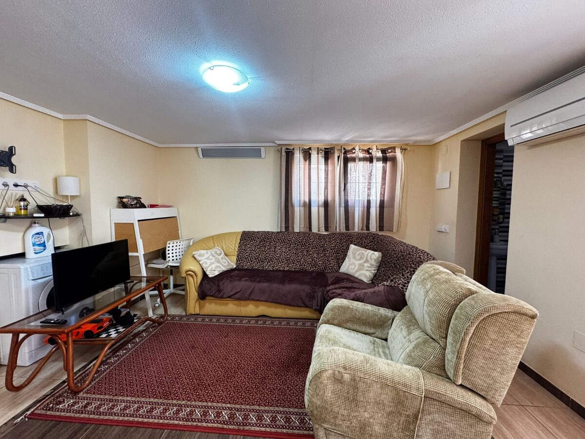 Dom z 5 sypialniami, 162m² w Punta Prima, Hiszpania [ID: 0150-LS-1407]