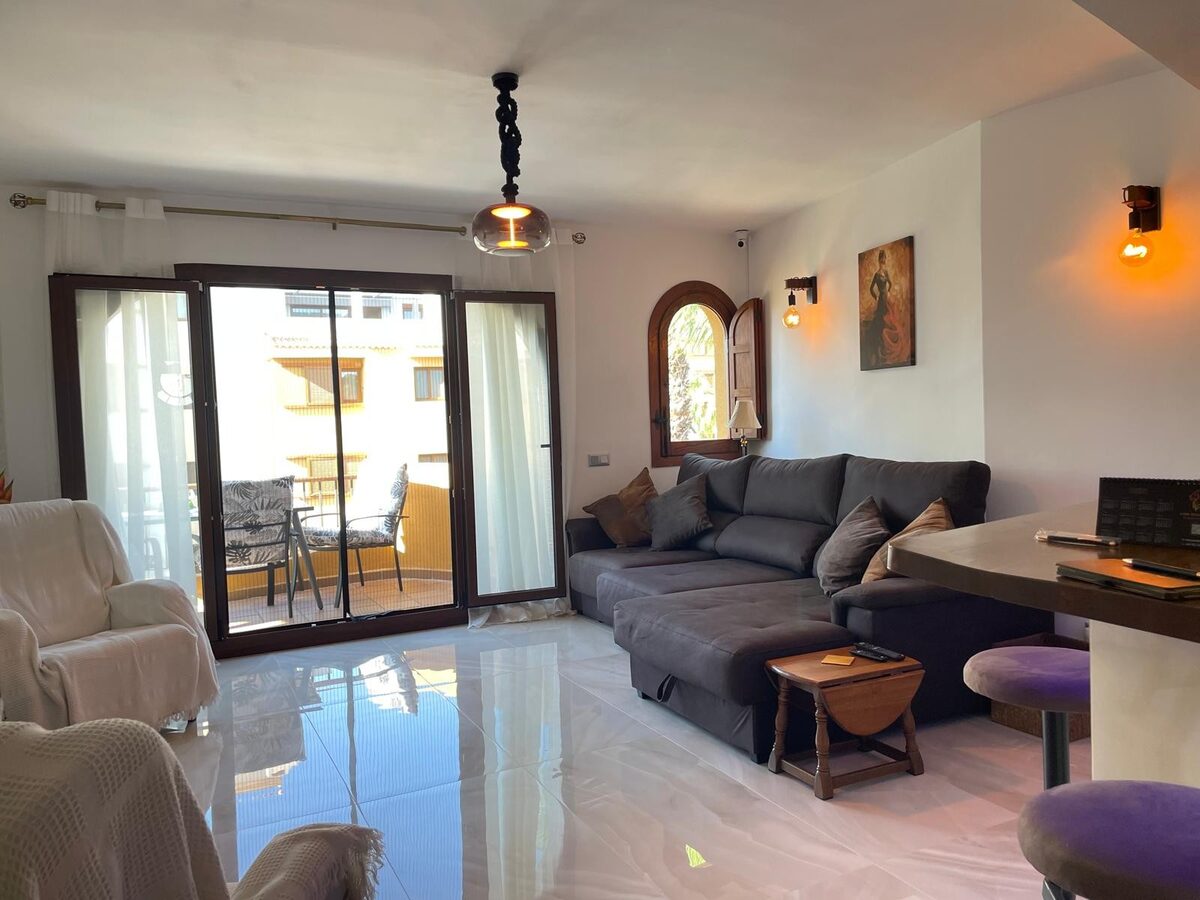 Penthouse z 2 sypialniami, 148m² w Punta Prima, Hiszpania [ID: 0150-LS-2207]