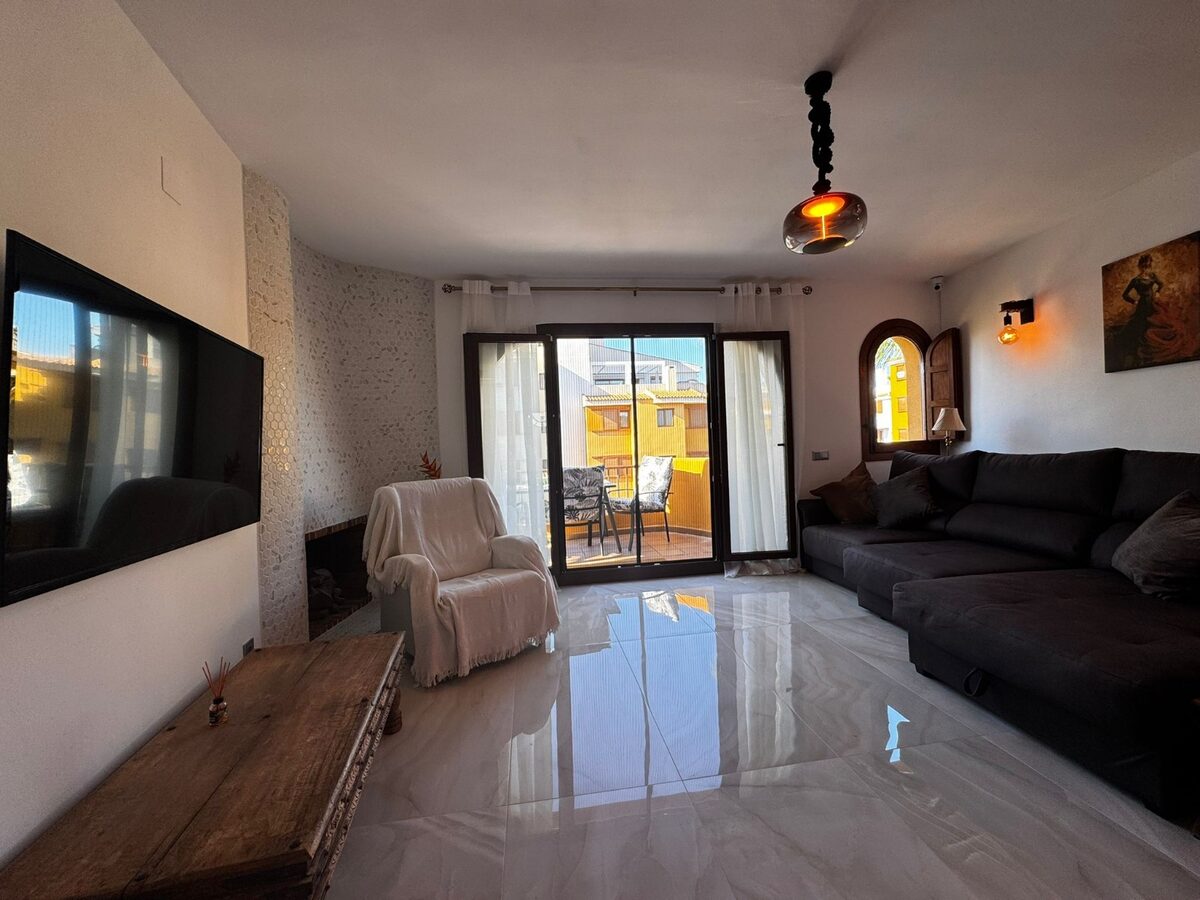 Penthouse z 2 sypialniami, 148m² w Punta Prima, Hiszpania [ID: 0150-LS-2207]