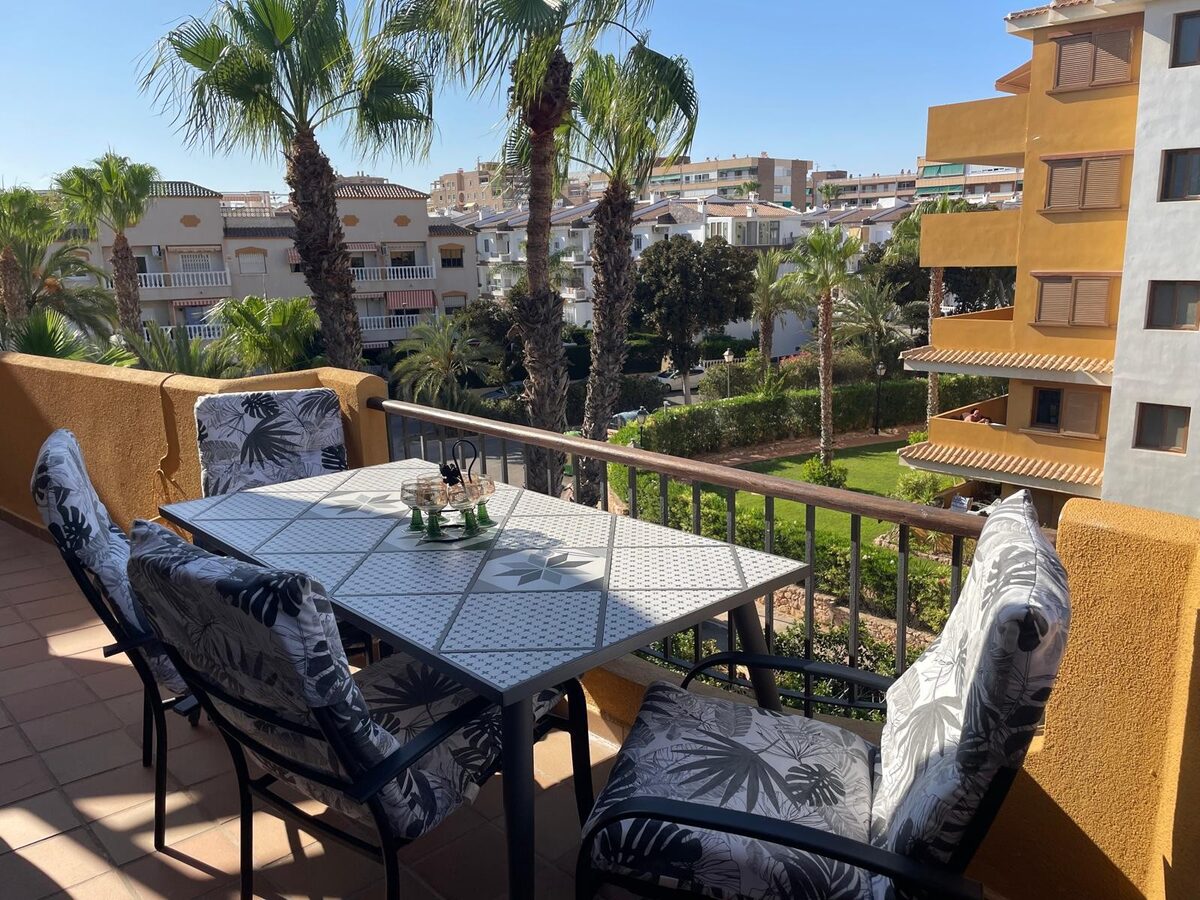 Penthouse z 2 sypialniami, 148m² w Punta Prima, Hiszpania [ID: 0150-LS-2207]
