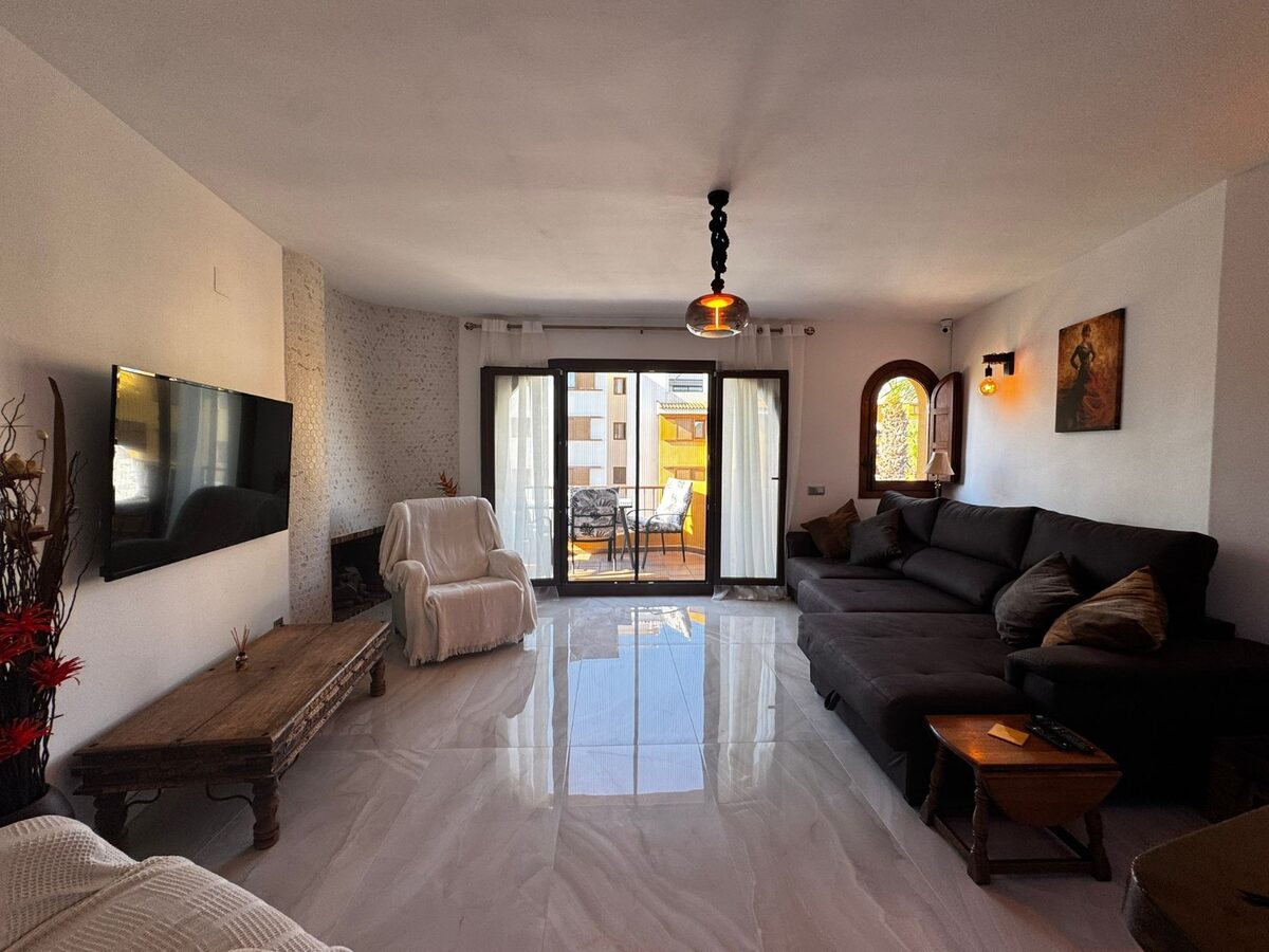 Penthouse z 2 sypialniami, 148m² w Punta Prima, Hiszpania [ID: 0150-LS-2207]