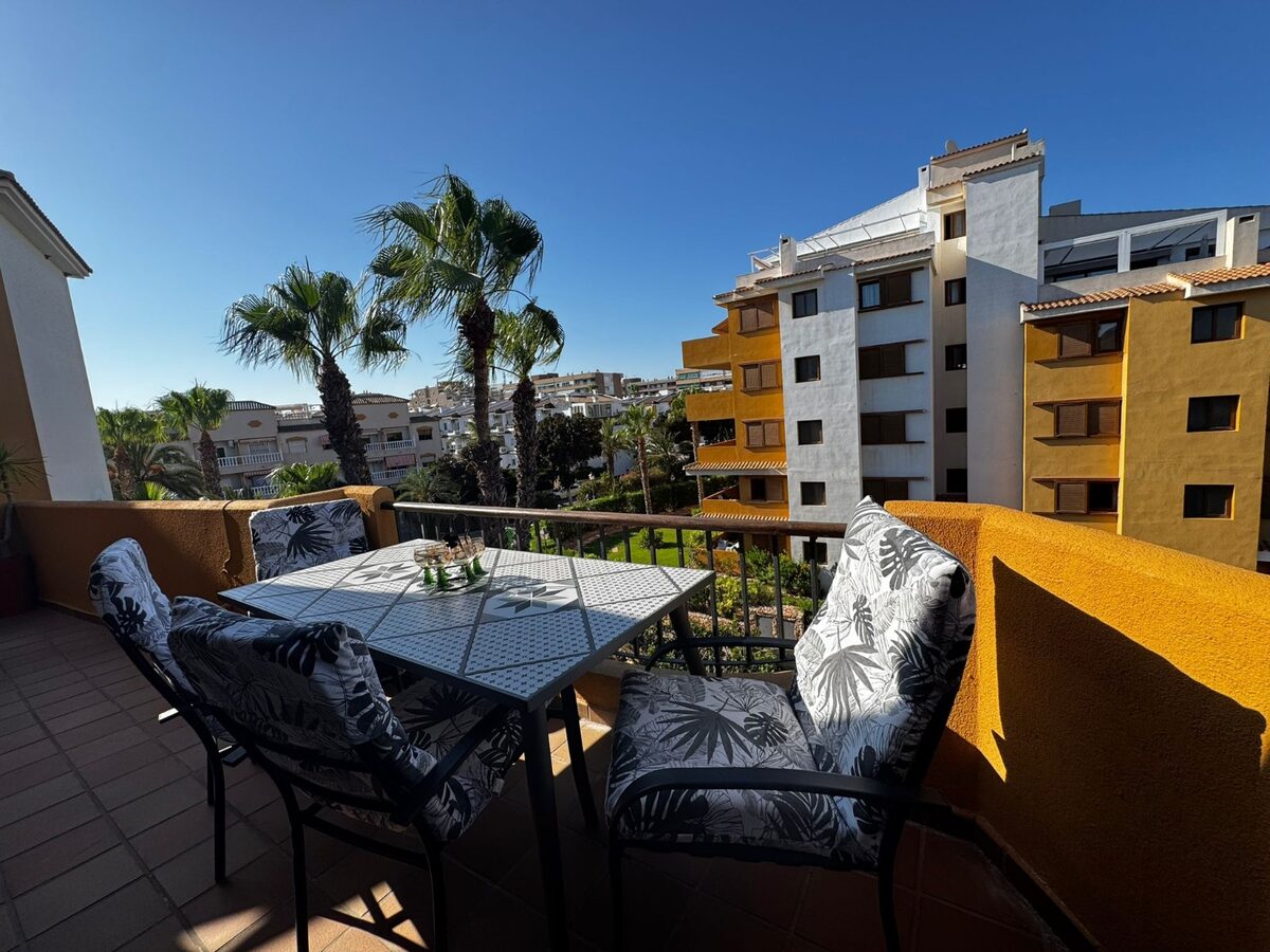 Penthouse z 2 sypialniami, 148m² w Punta Prima, Hiszpania [ID: 0150-LS-2207]