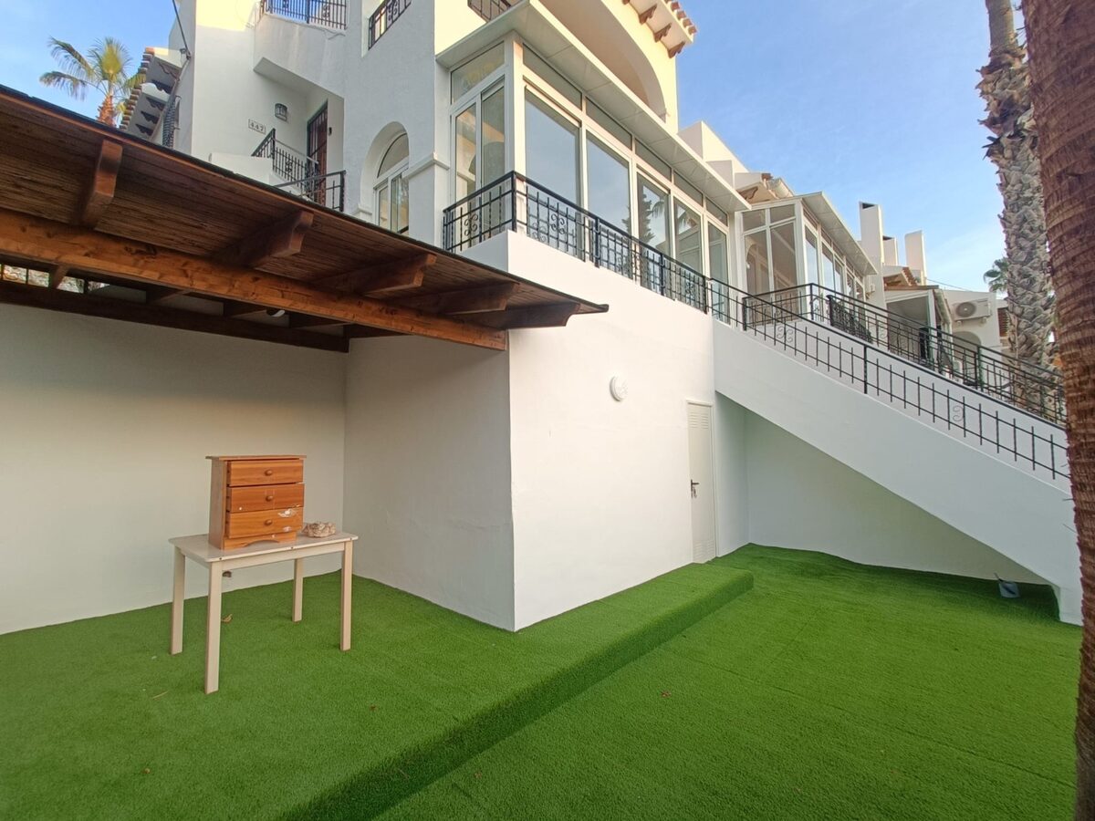 Таунхаус з 3 спальнями, 100м² в Оріуела Коста, Іспанія [ID: 0150-LS-1510]