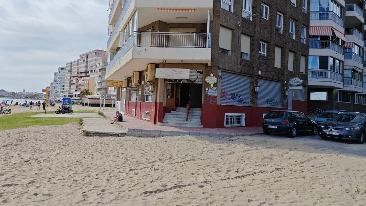 Комерційна нерухомість з 1 спальнею, 400м² в Торрев'єха, Іспанія [ID: 0150-LS-1710]