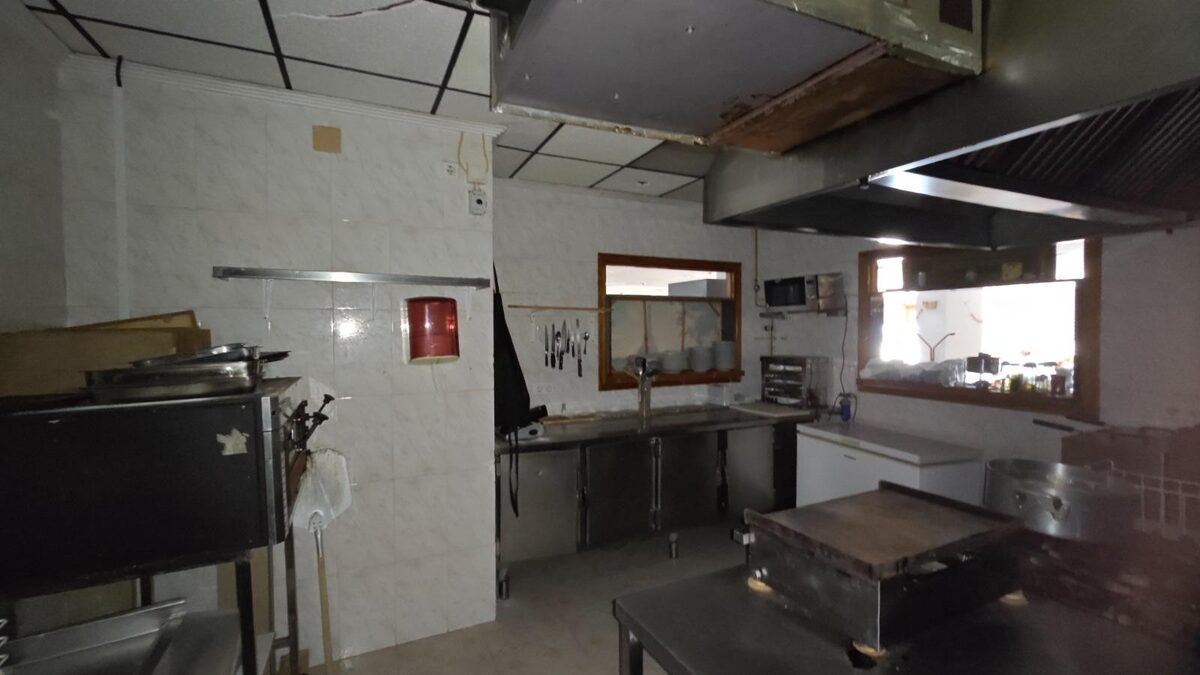 Комерційна нерухомість з 1 спальнею, 400м² в Торрев'єха, Іспанія [ID: 0150-LS-1710]