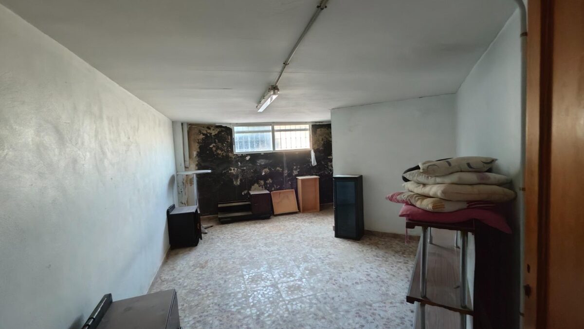 Комерційна нерухомість з 1 спальнею, 400м² в Торрев'єха, Іспанія [ID: 0150-LS-1710]