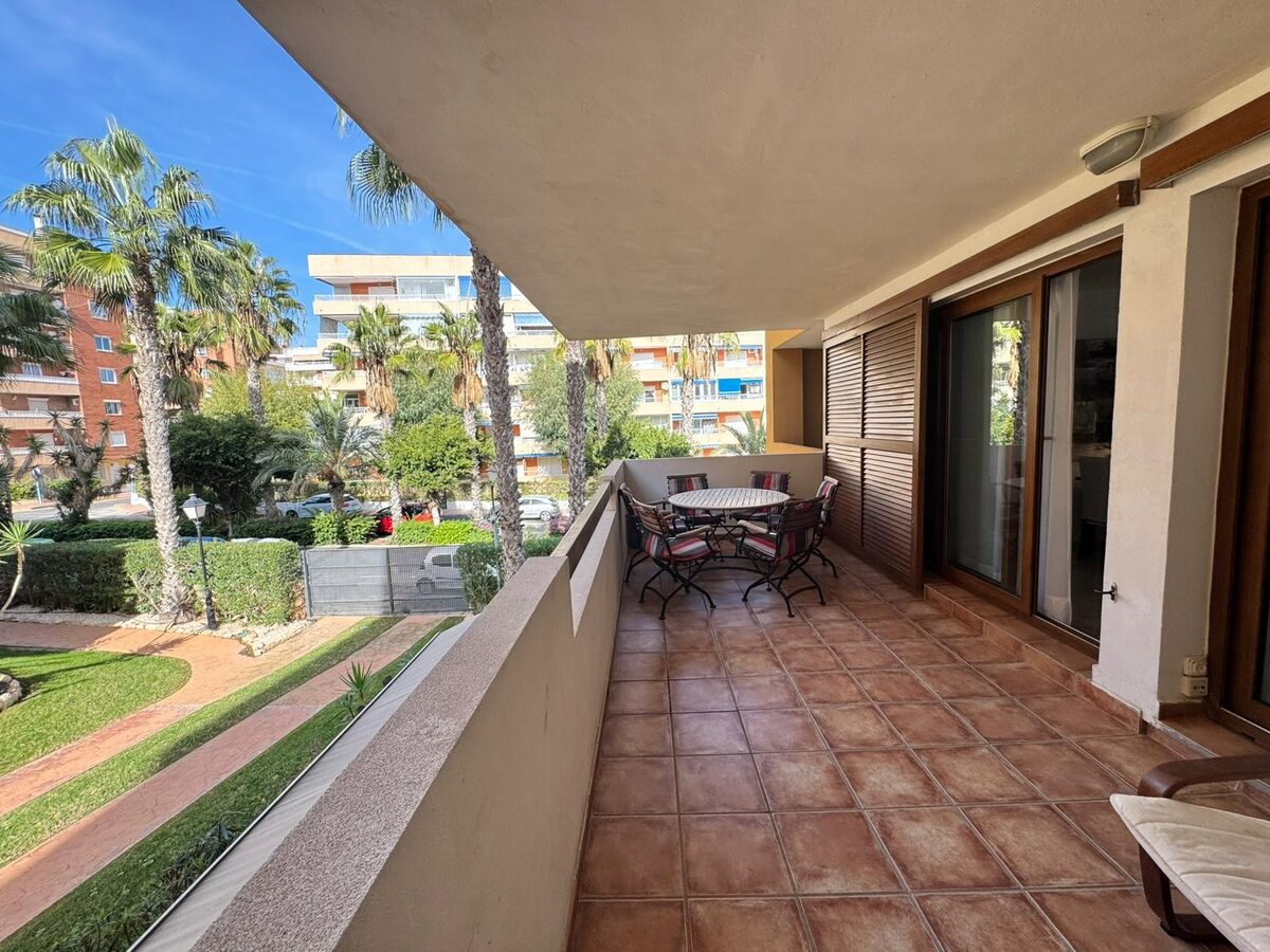 Apartment with 2 bedrooms, 88m² in Punta Prima, Spain [ID: 0150-LS-1020B]