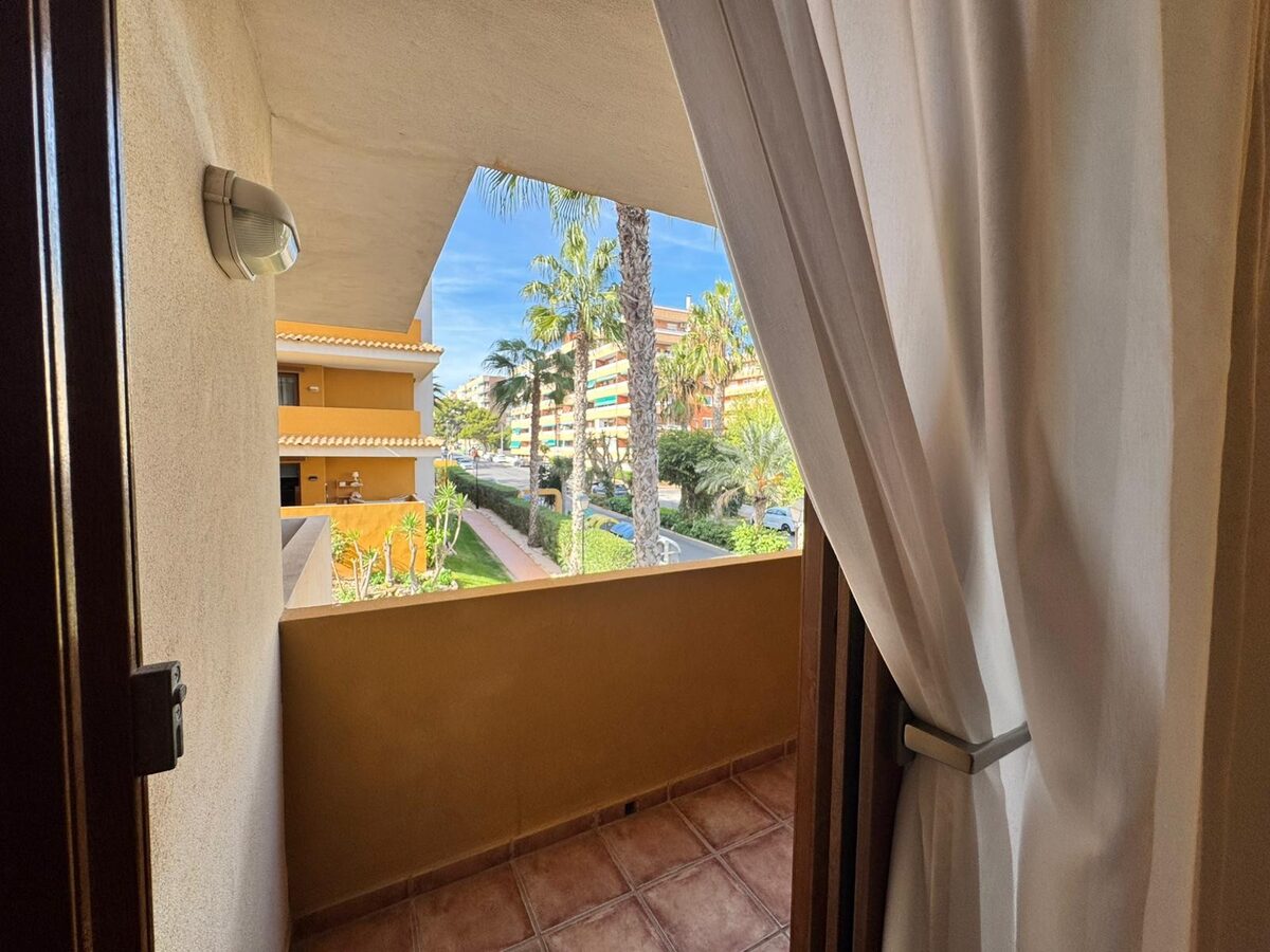 Apartment with 2 bedrooms, 88m² in Punta Prima, Spain [ID: 0150-LS-1020B]