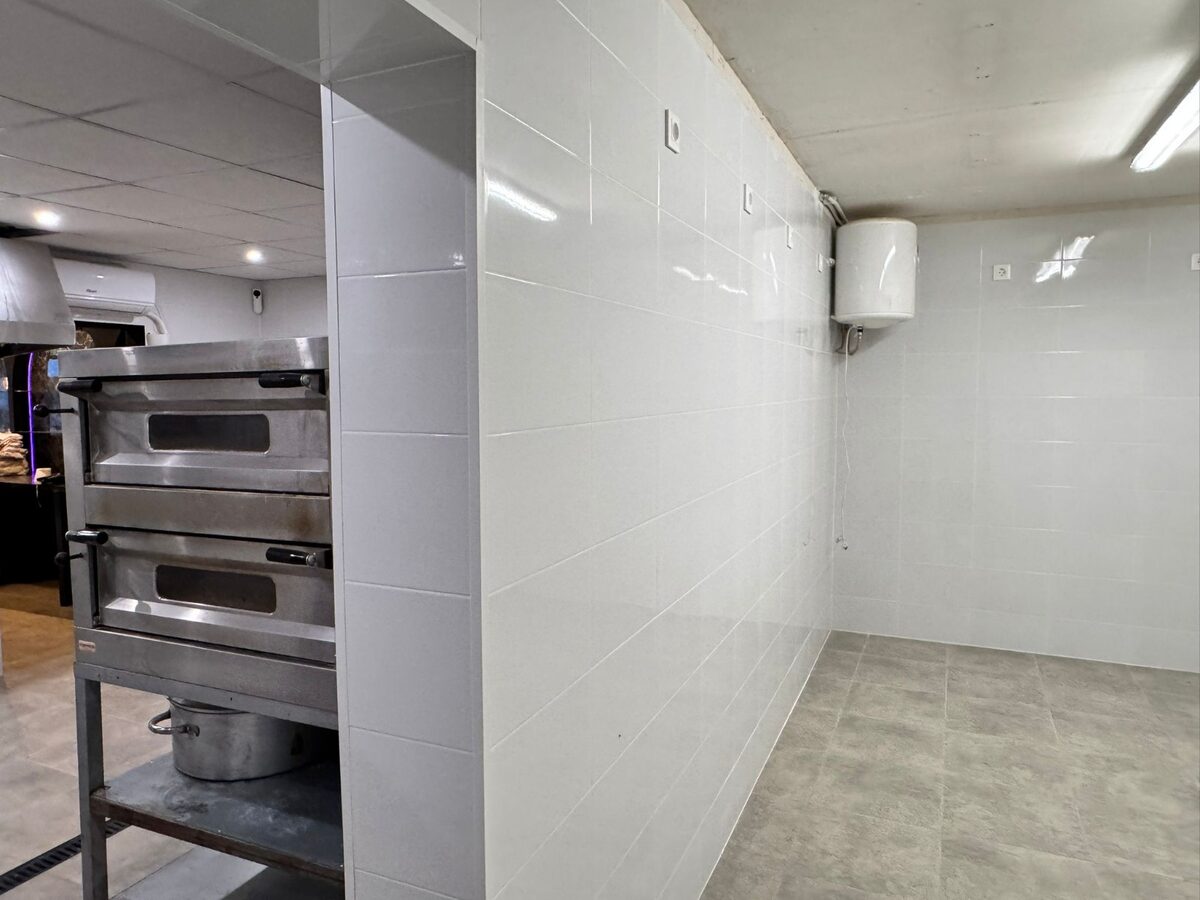 Przestrzeń komercyjna z 1 sypialnią, 160m² w Вільямартін, Hiszpania [ID: 0150-LS-2310/1]