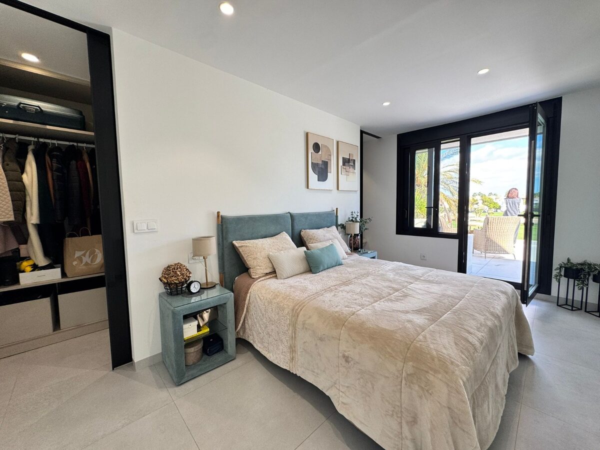 Villa with 3 bedrooms, 122m² in Pilar de la Horadada, Spain [ID: 0150-LS-2810]