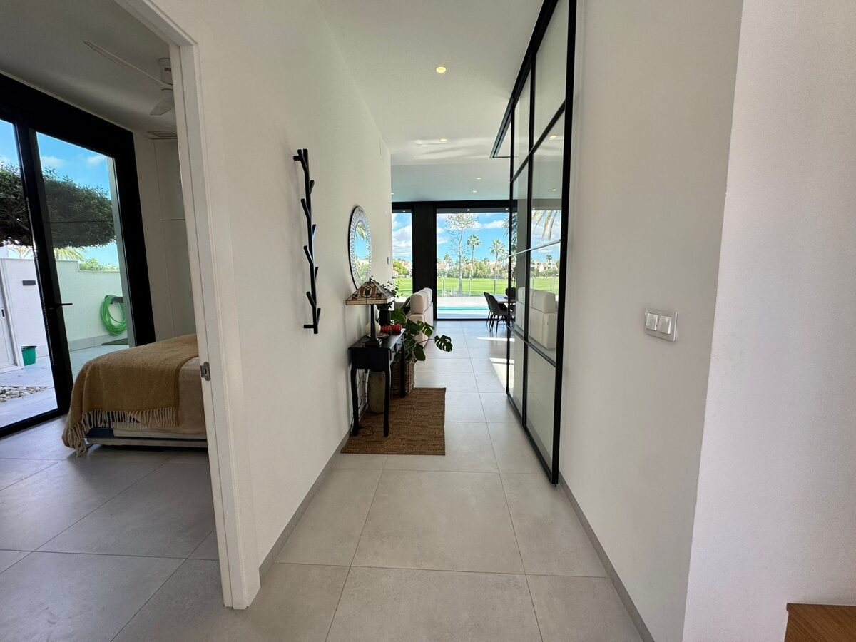 Villa with 3 bedrooms, 122m² in Pilar de la Horadada, Spain [ID: 0150-LS-2810]