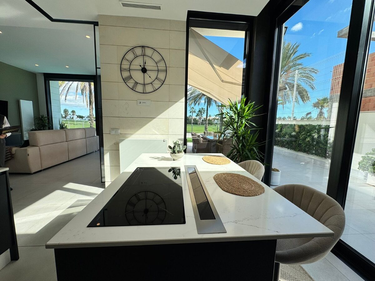 Villa with 3 bedrooms, 122m² in Pilar de la Horadada, Spain [ID: 0150-LS-2810]