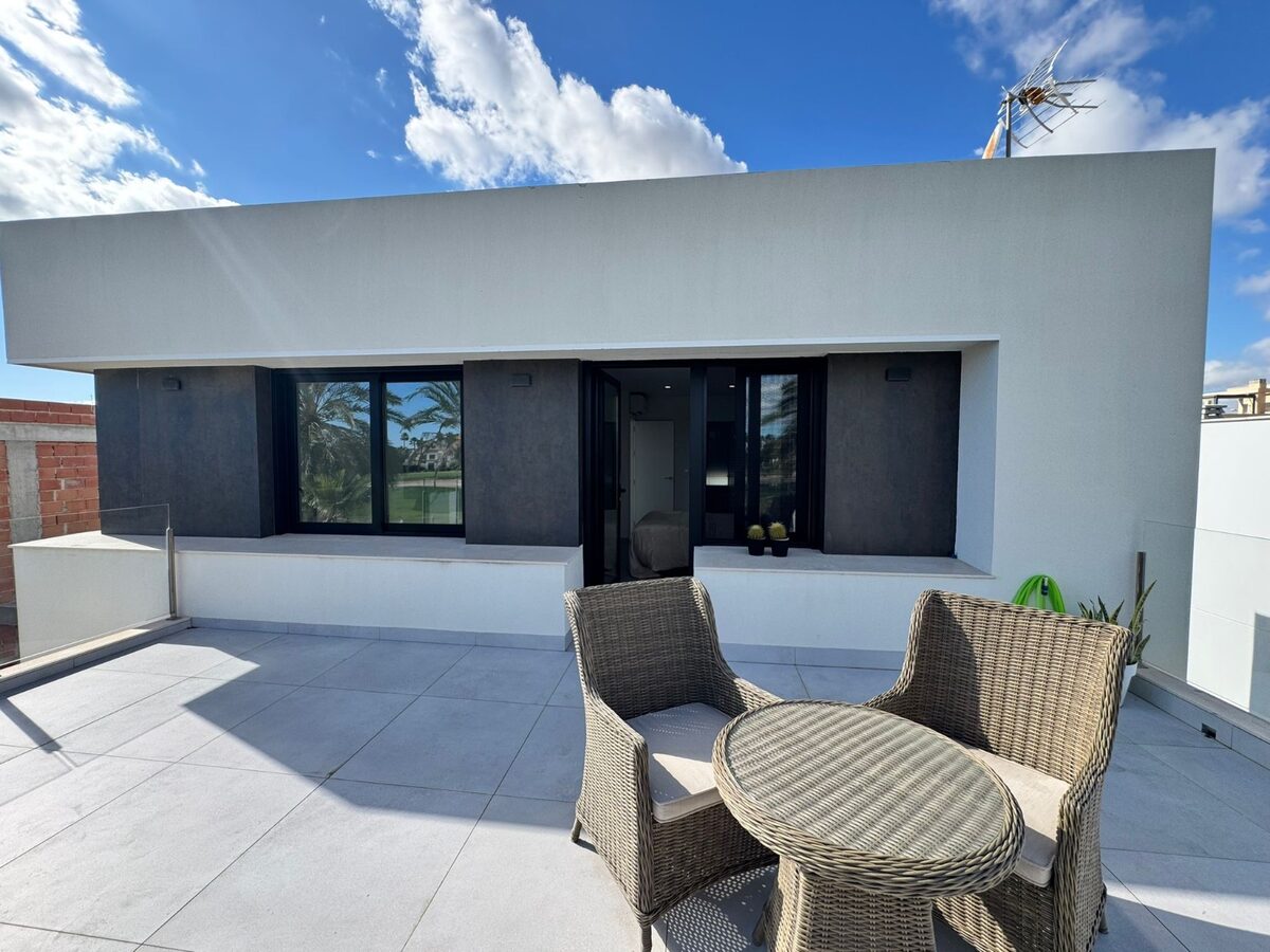 Villa with 3 bedrooms, 122m² in Pilar de la Horadada, Spain [ID: 0150-LS-2810]